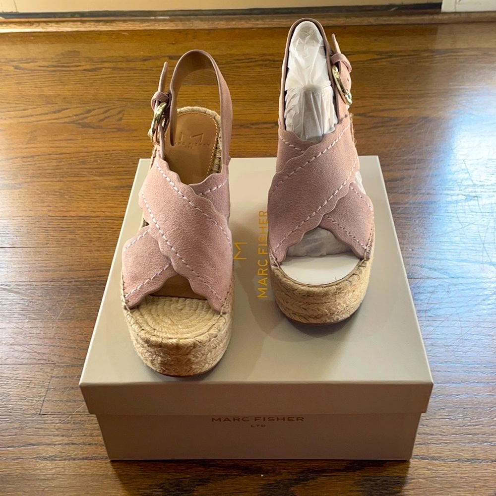 NWT  Marc Fisher Aria espadrille platform wedge sandal. Light Pink suede. Size 6